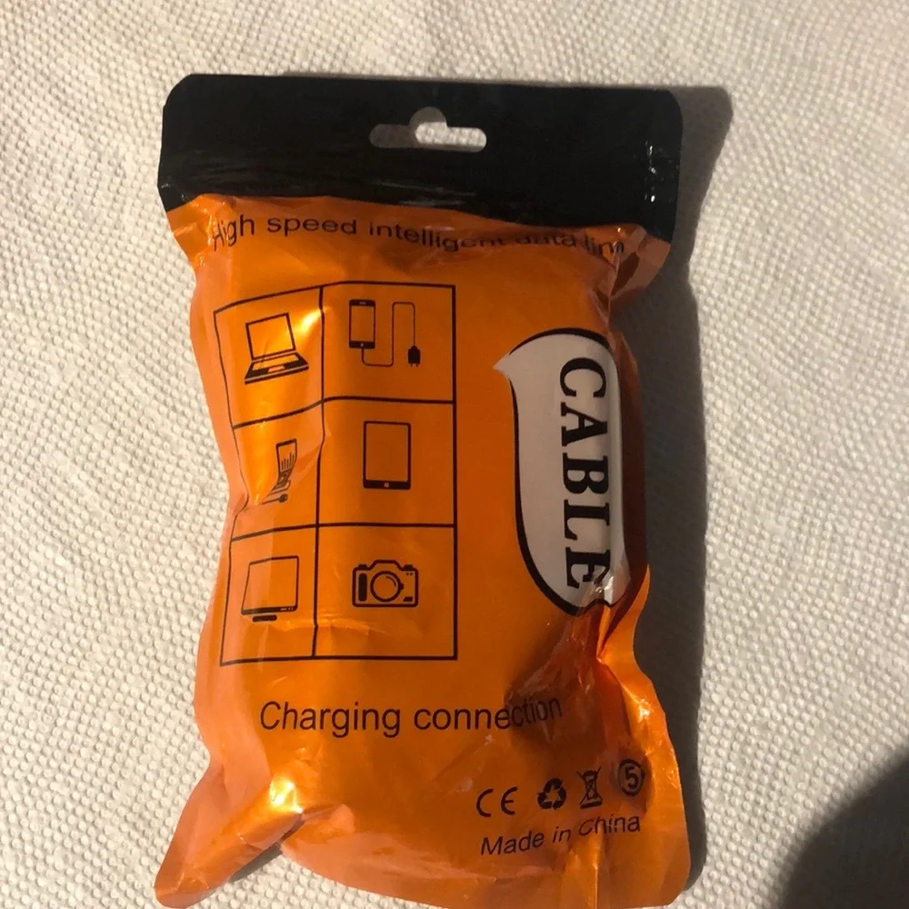 Iphone cables(2-cables/1-charger)